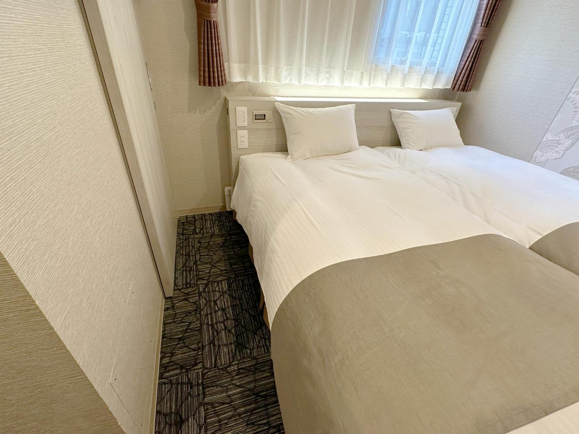 S.Training Center Hotel Osaka Buitenkant foto